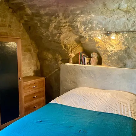 Maison Troglodyte La Hulotte - Charme Et Tranquillite *